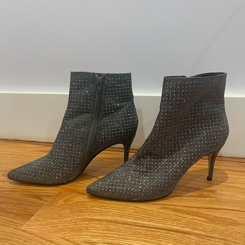 Like New- Steve Madden Harpir Bootie- Size 8.5